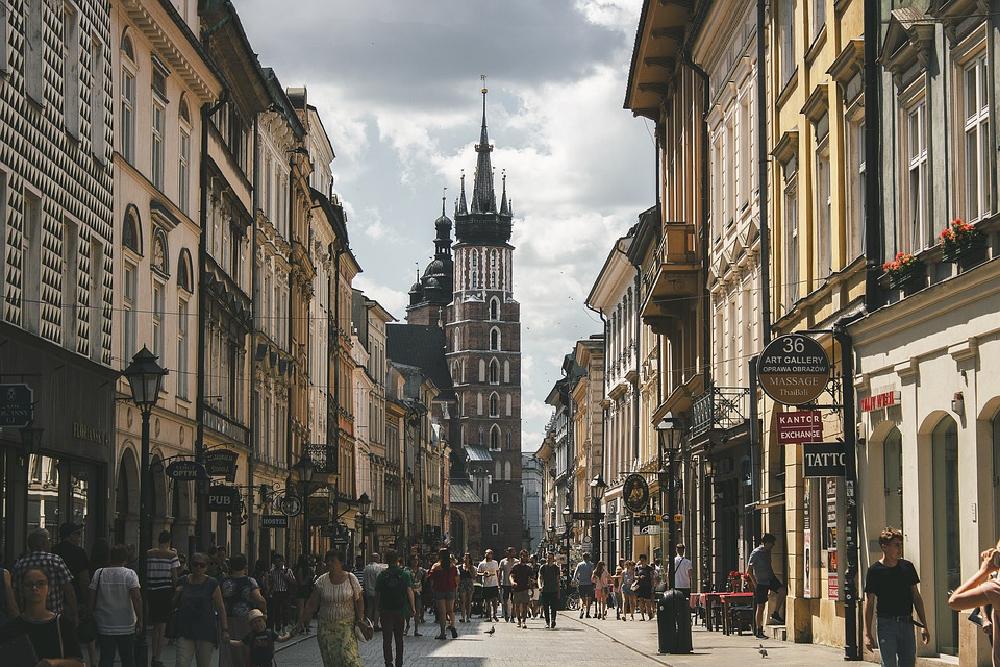 Jak dokładnie przedstawia się początkowa historia Krakowa?
